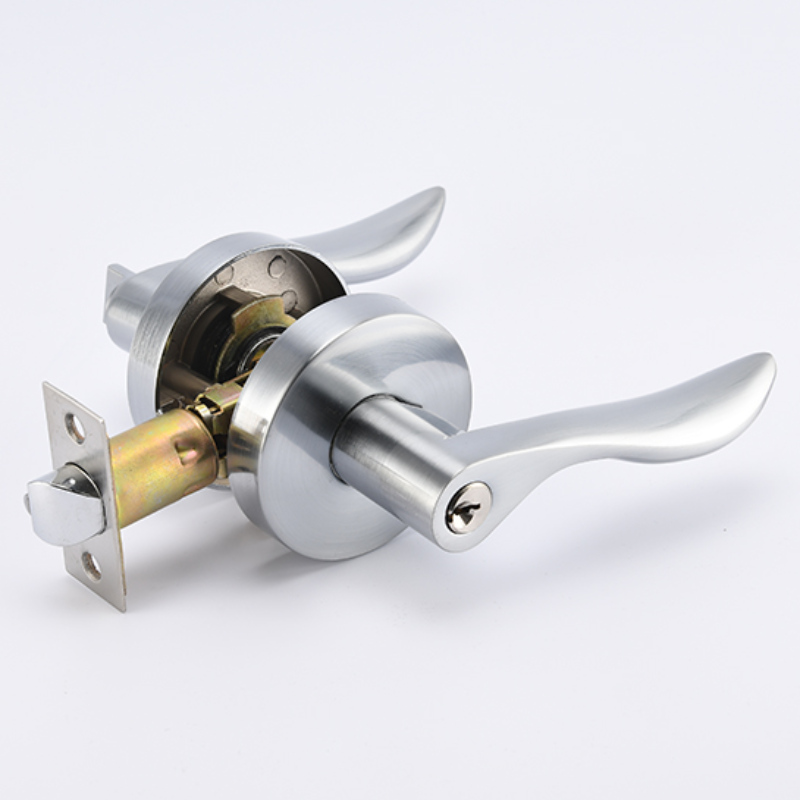R7835 Anmälan Satin Chrome Dörrhandtag Lås mednycklar, ingångsvågformdörrspak